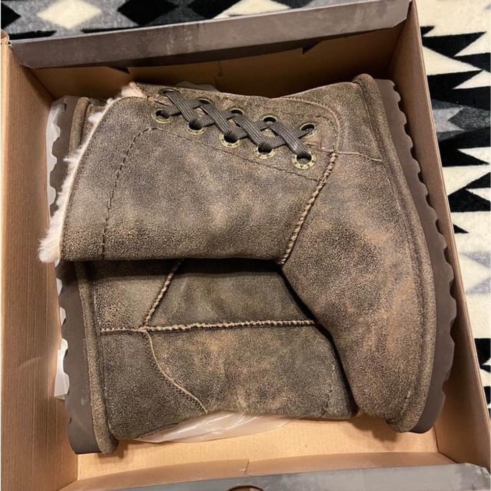 Bearpaw Morgan winter boots